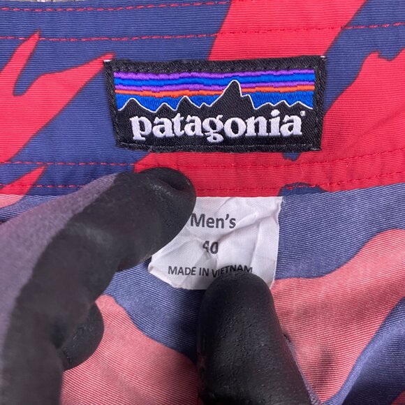 Patagonia Wavefarer Boardshorts Men's 40 Red Blue Floral Swim Trunks Shorts - Picture 7 of 13
